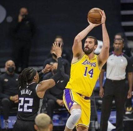 湖人最新交易消息爆料中锋,中锋位置迎来重磅补强!”